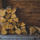 Trockenes Brennholz bis zum Winter